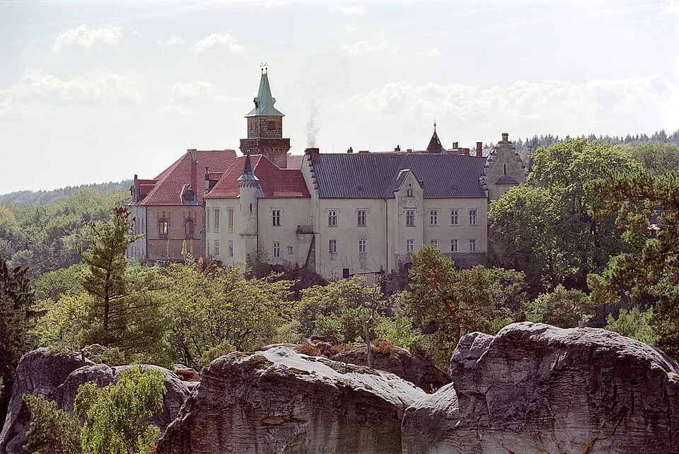 Zámek Hrubá Skála