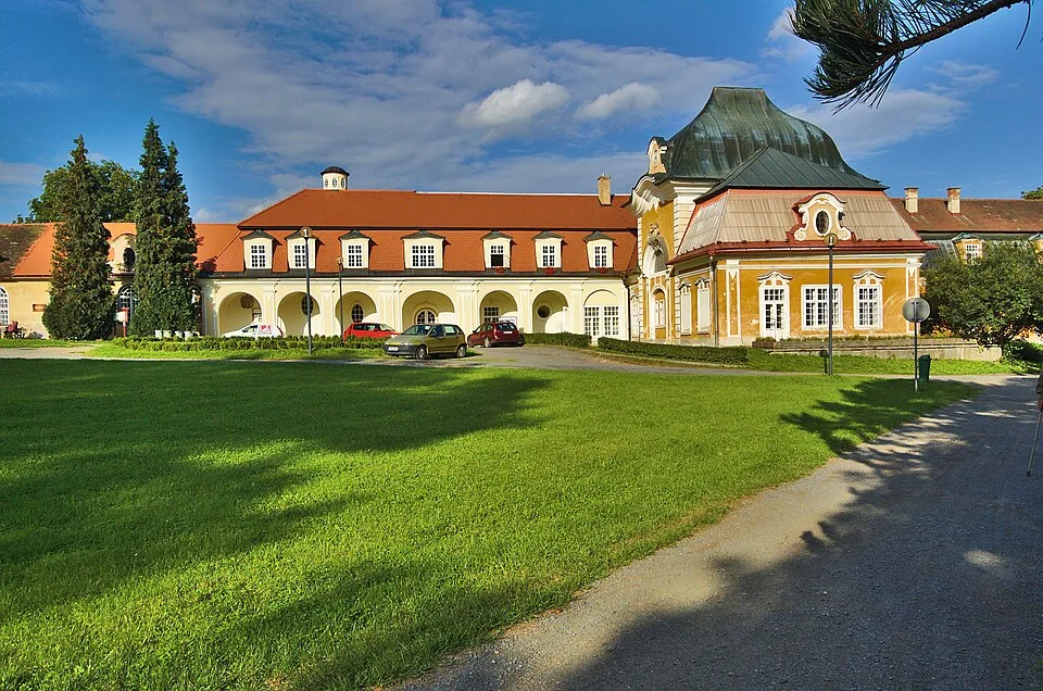 Velké Opatovice Castle