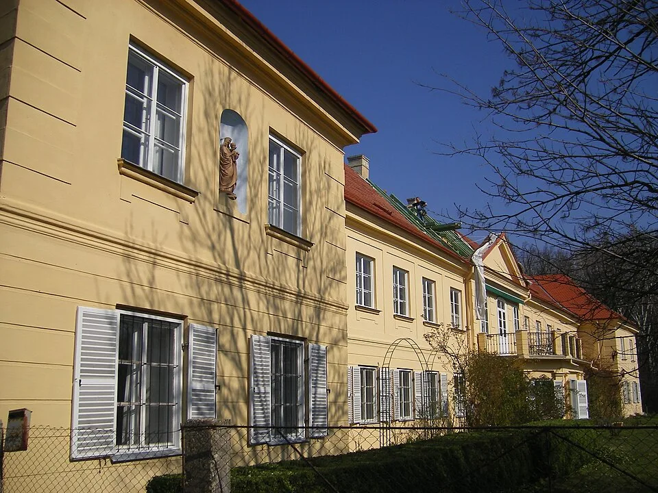 Manor in Číčov