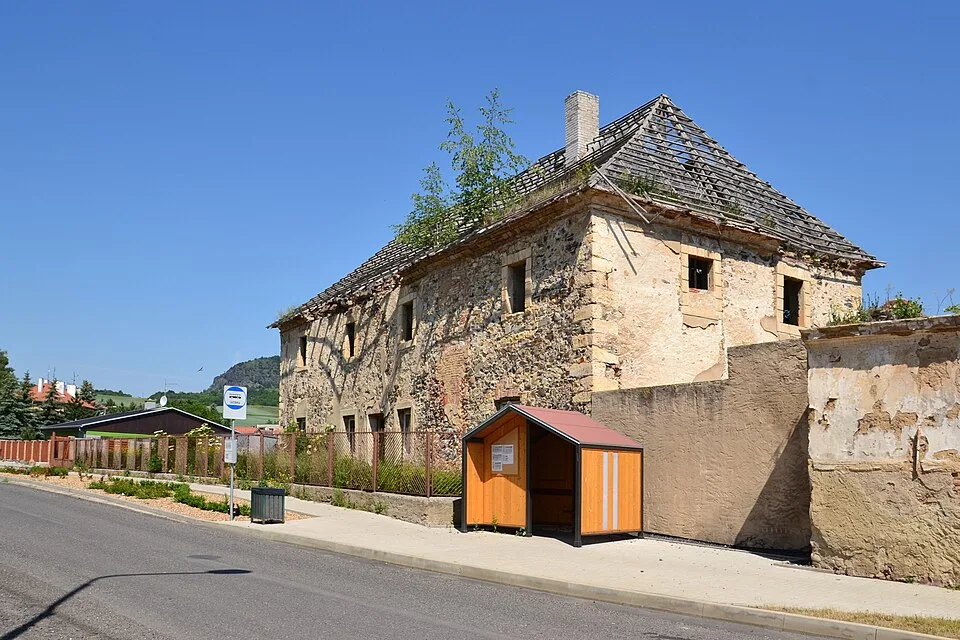 Hrobčice Castle