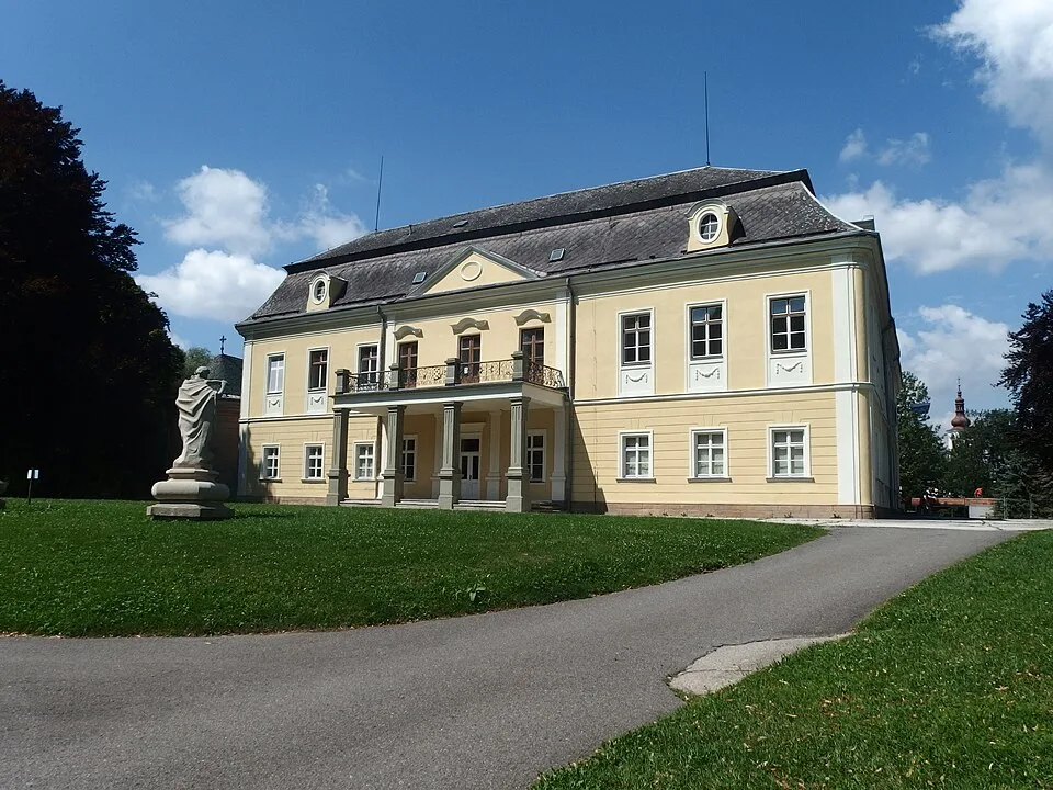 Paskov Castle