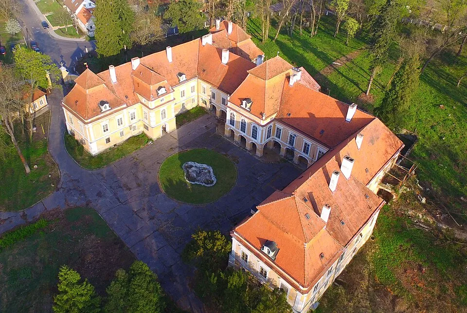 Veľké Leváre Manor house