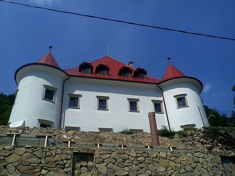 Kaštieľ Burg