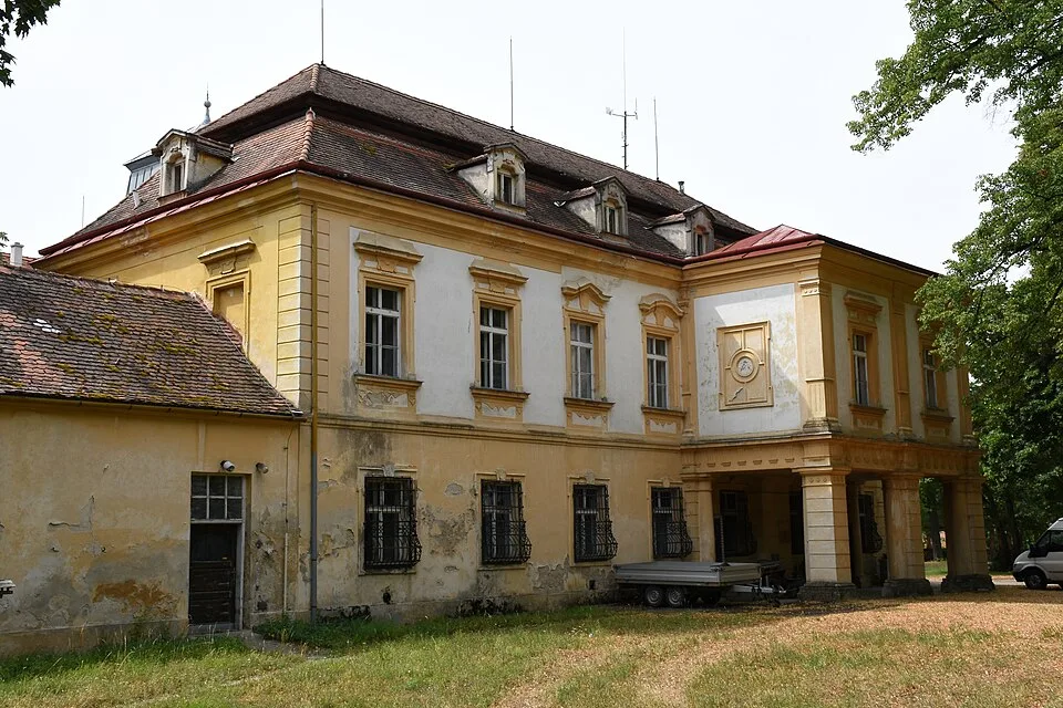 Lechovice Castle