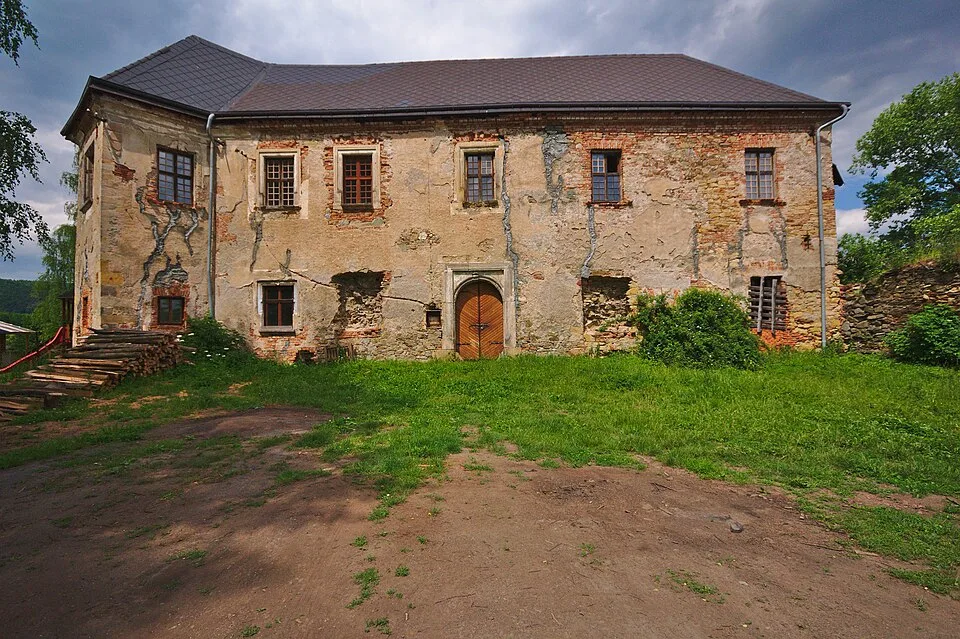 Vranová Lhota Castle