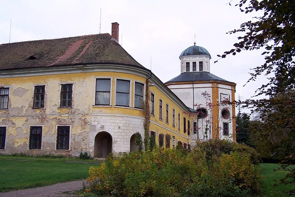 Choltice Castle