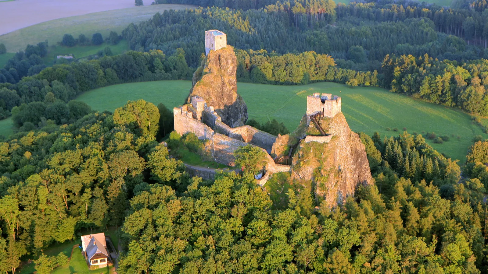 Český ráj: hrad Trosky a Prachovské skály