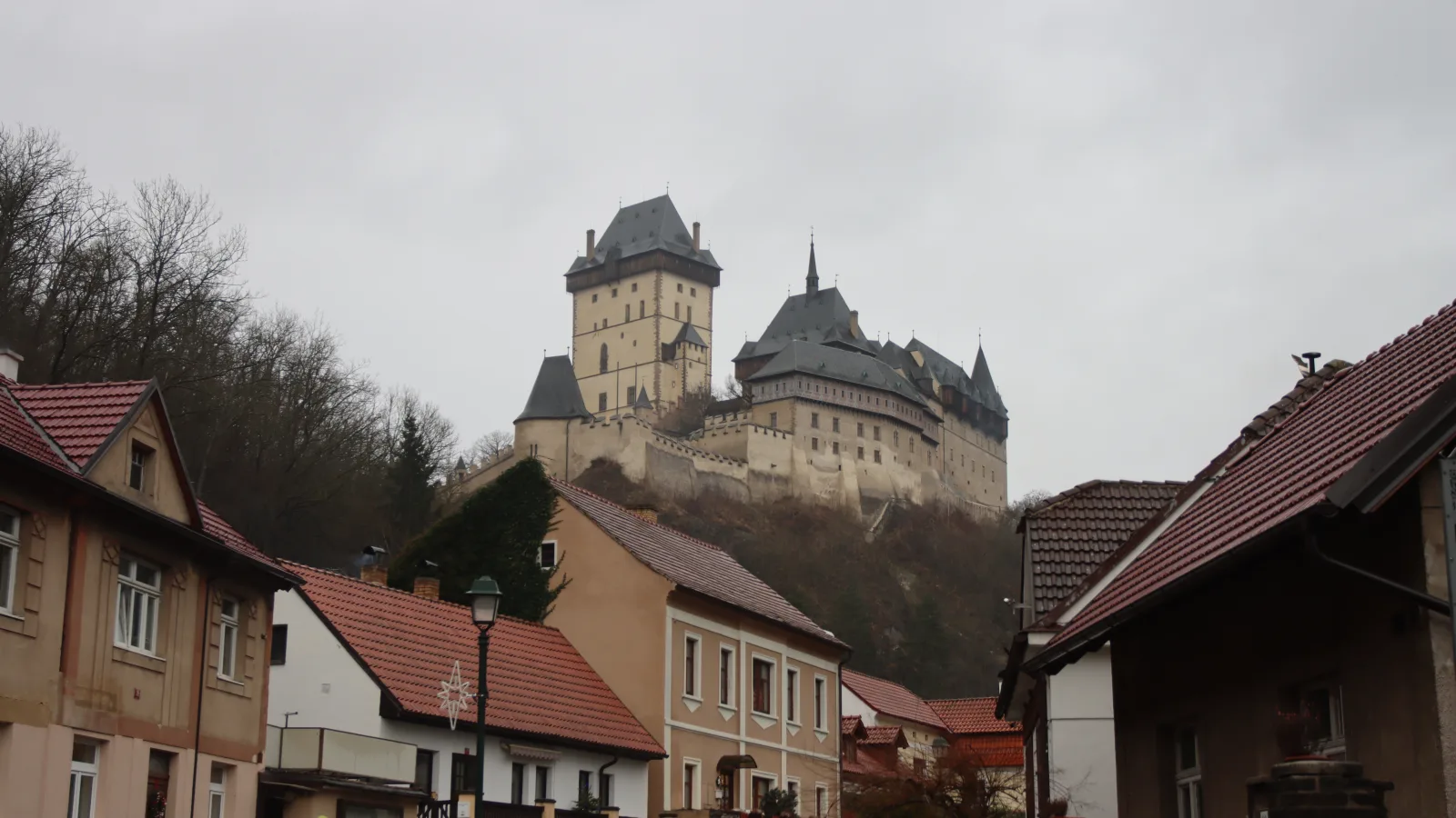 Okolí Prahy: hrad Karlštejn, zámek Konopiště a výlety na dosah metropole