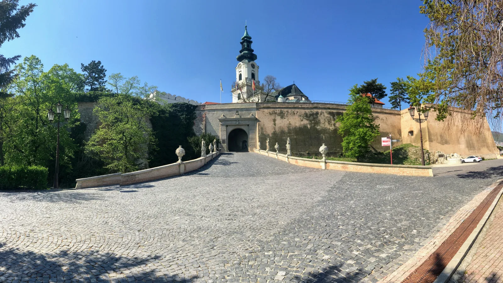Západné Slovensko: Nitriansky hrad, Piešťany a Žitný ostrov