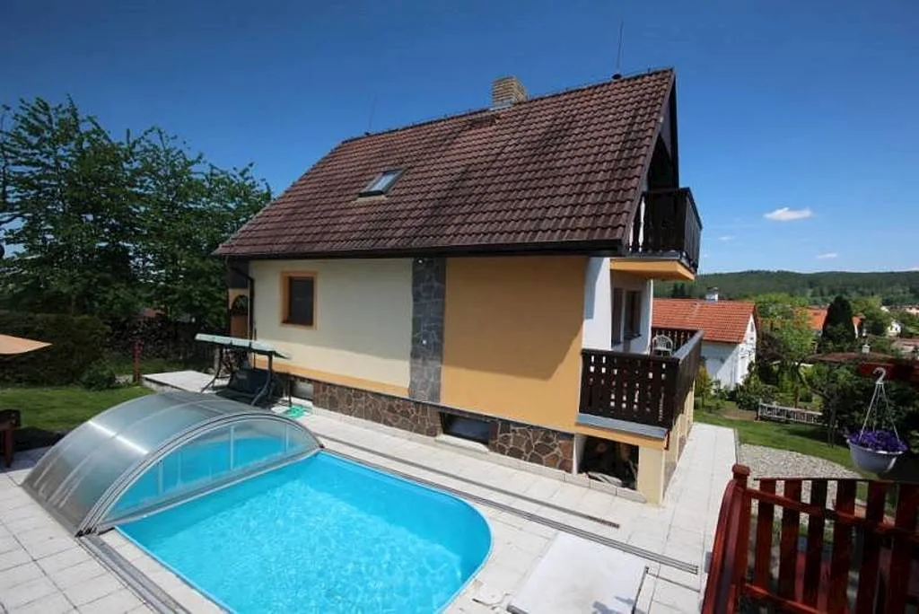 Rekreační dům U Růži — CHALUPA u Holubov