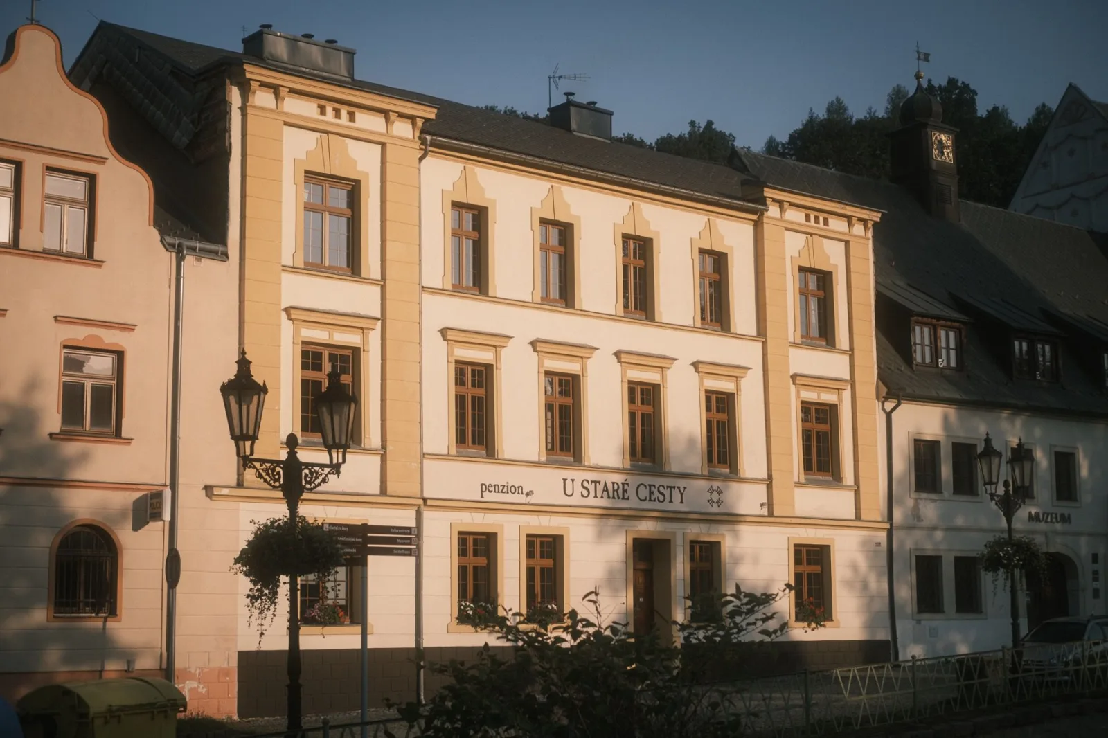 Penzion U staré cesty — PENSION in Horní Slavkov
