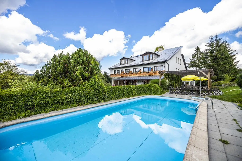 Rekreační areál Na Trojáku — HOTEL v obci Hošťálková