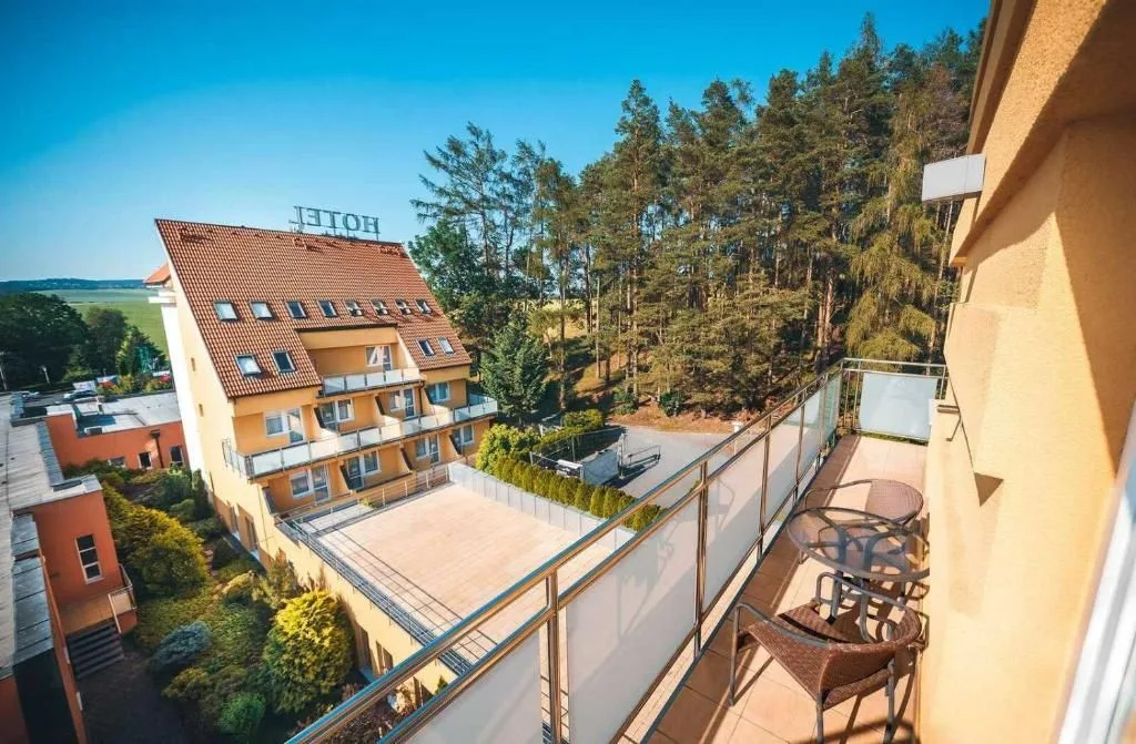 Hotel Akademie Naháč — HOTEL itt: Chocerady