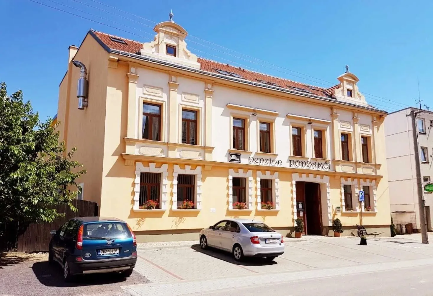 Penzion Podzámčí — PENZIÓN у Jaroslavice