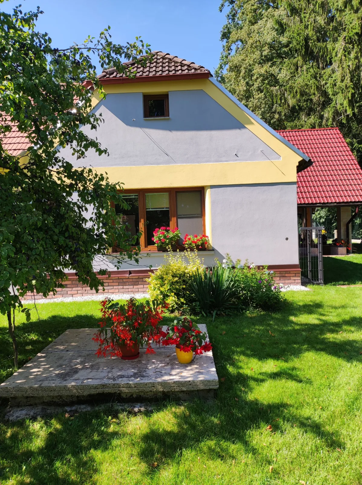 Chalupa Hůrky — CHALUPA u Lišov