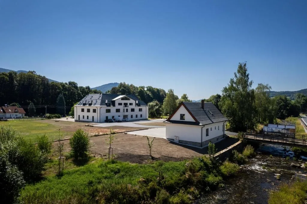 Ulrichova vila a Vilka Rejhotice — APARTMENT in Loučná nad Desnou