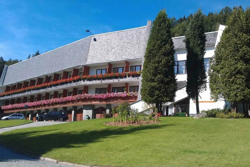 Horský hotel Neptun — HOTEL w Malá Morávka