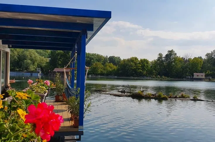 Hausboaty Bublinka, Vlnka a Kvapka „Život na vode“ — photo 7