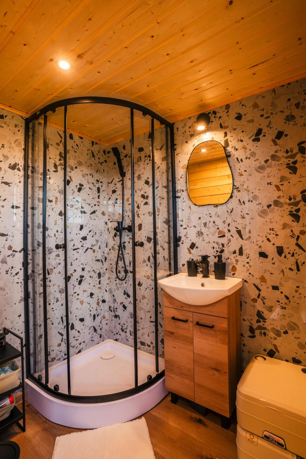 Hideout Cabin — photo 7