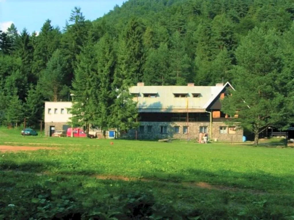Zlaté kopyto — CHATA v obci Lipovce