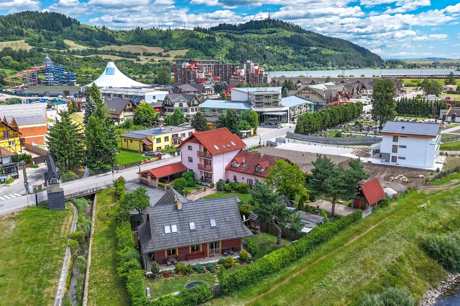 River Cottage Bešeňová — CHALUPA u Bešeňová