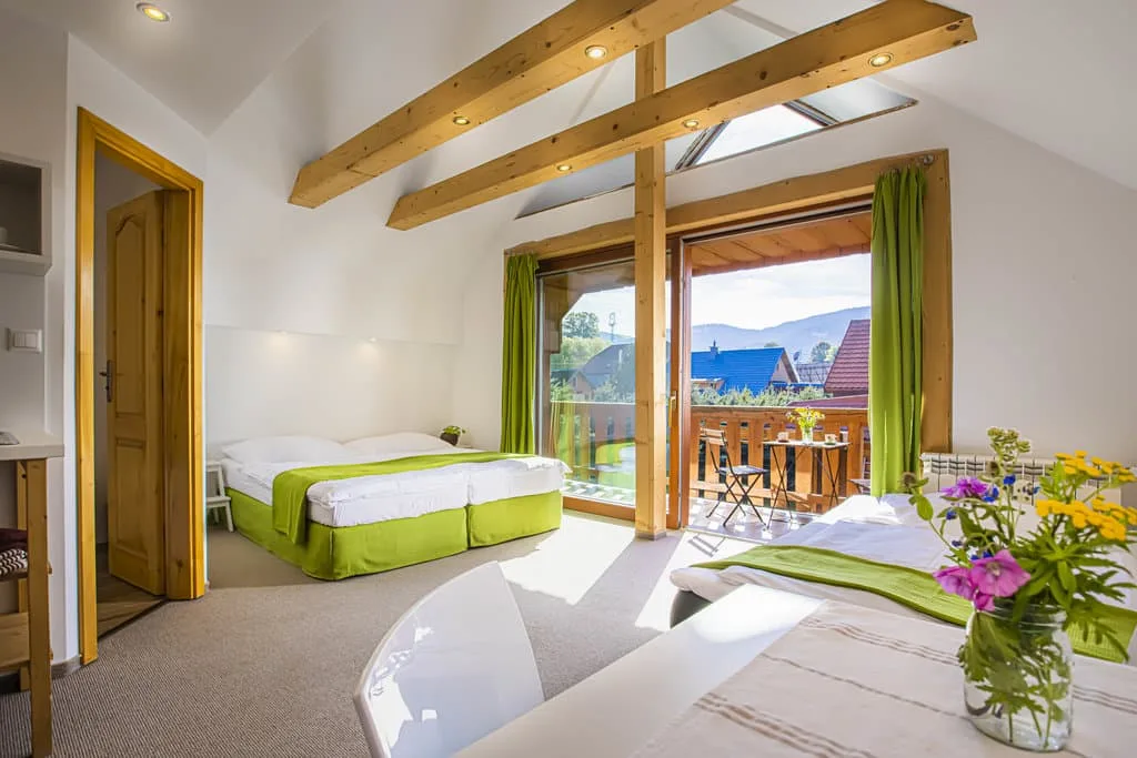 Chaty HolidayRaj s wellnessom pri Bešeňovej — fotografie 3