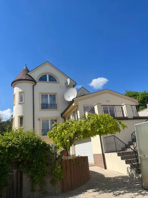 Vila pri kúpeľoch —  w Bojnice