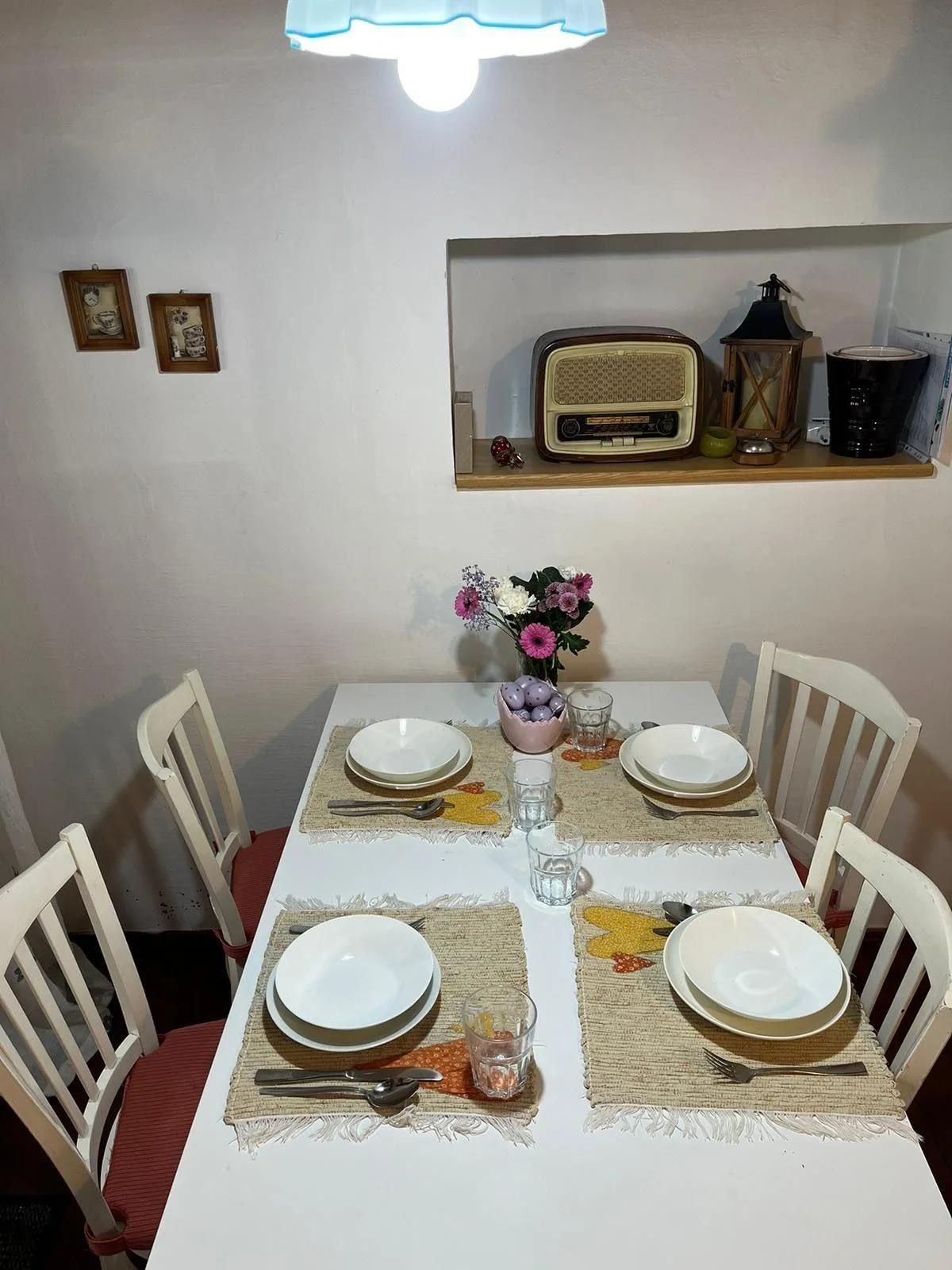 Vidiecka chalupa pod orechom — Foto 6