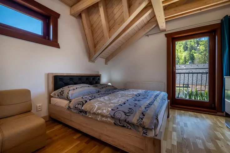 Svrčkova drevenica s private wellness — photo 7