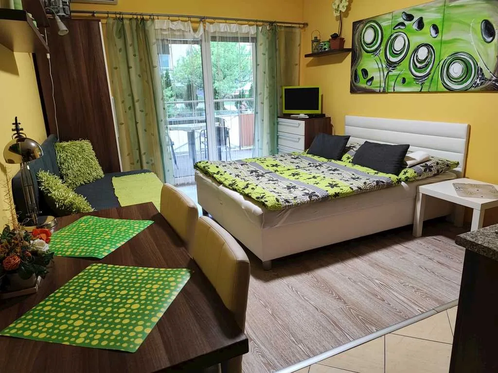Slnečné apartmány — APARTMAN itt: Podhájska