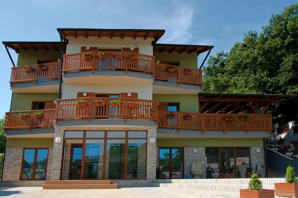 Štýlový penzión 3galeria — PENSJONAT w Podhájska