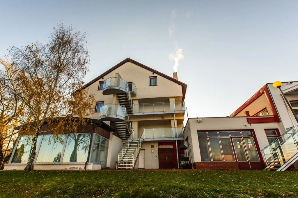 TP Hotel Družba — HOTEL v obci Senec