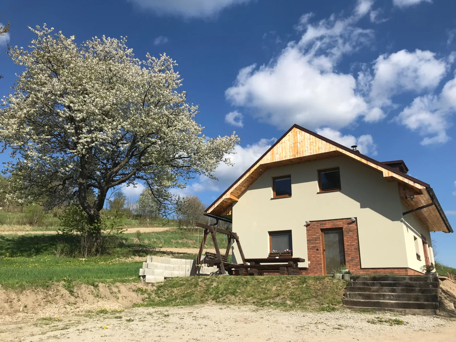 Chata pri čerešni — CHATA u Sihelné