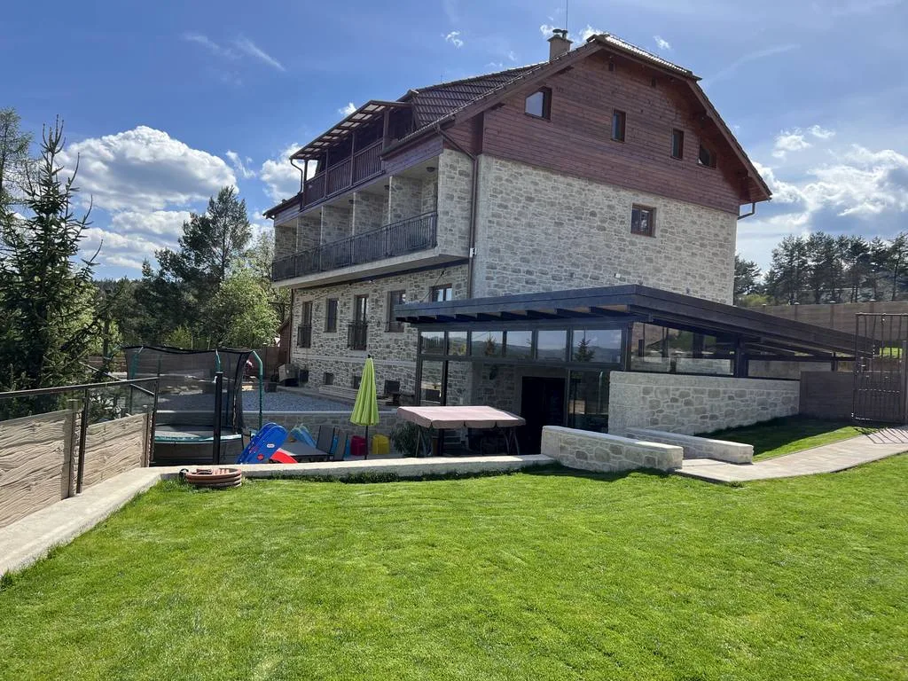 Villa LUPU — PENZIÓN v obci Smižany