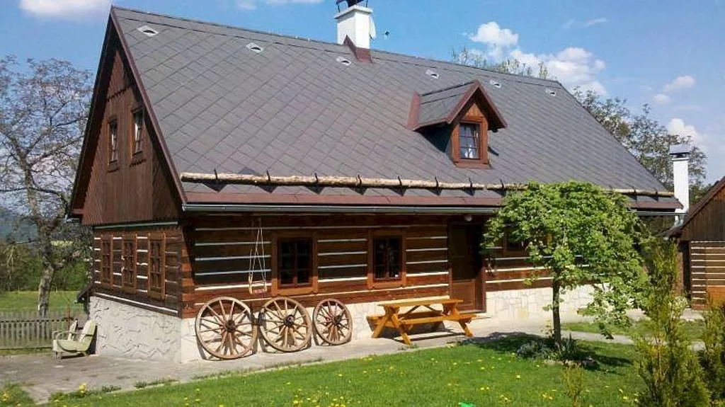 Roubenka Pod Křížem u Rumcajsovy jeskyně — CHATA u Brada-Rybníček