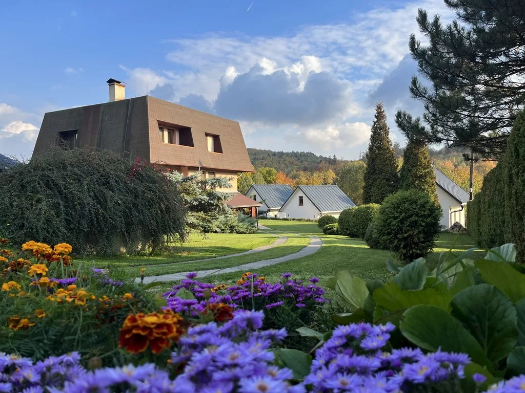 Vila Vážka a Chaty Vážka — VILA v obci Štiavnické Bane