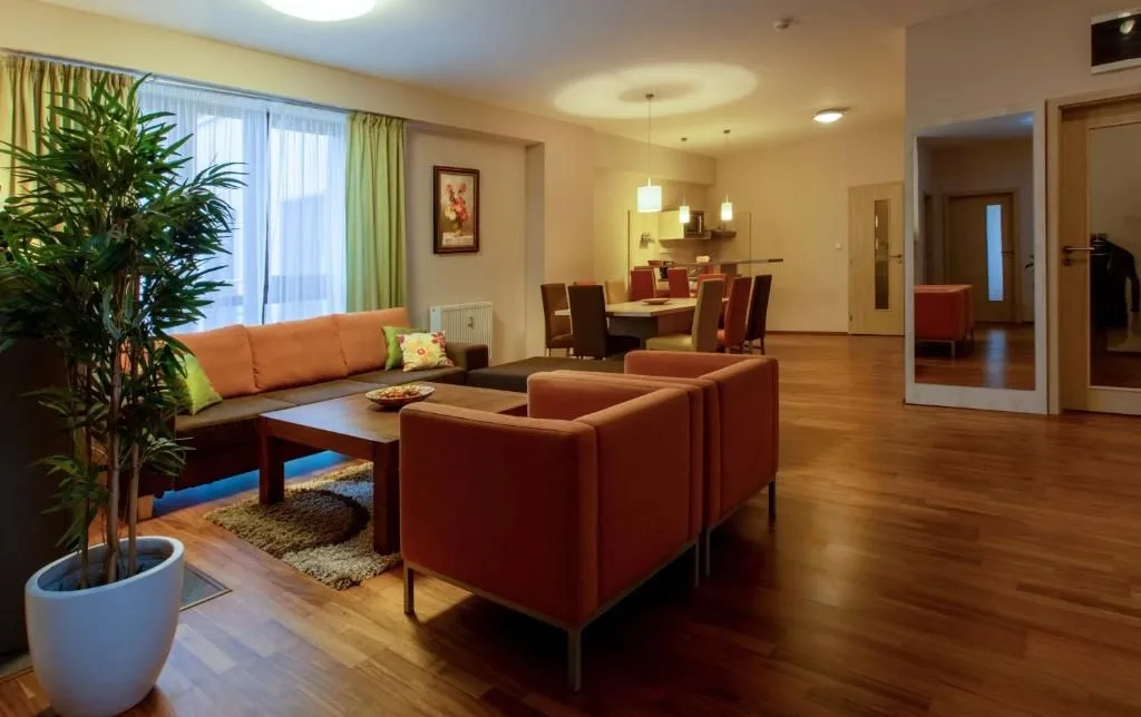 Súkromné apartmány v Hoteli Crocus s výhľadom na hory