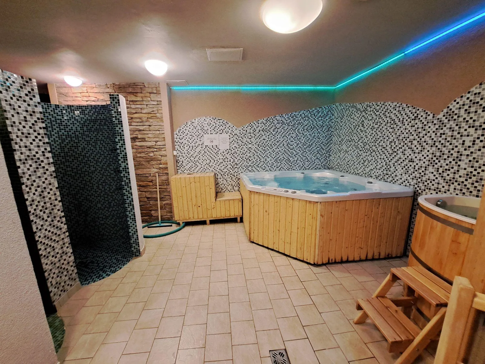 Apartmány CROCUS — fotografie 2