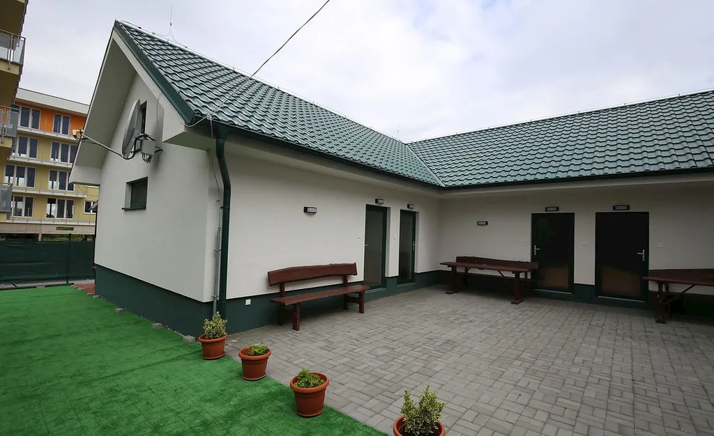 Apartmány Zelený Dom — APARTAMENT w Štúrovo