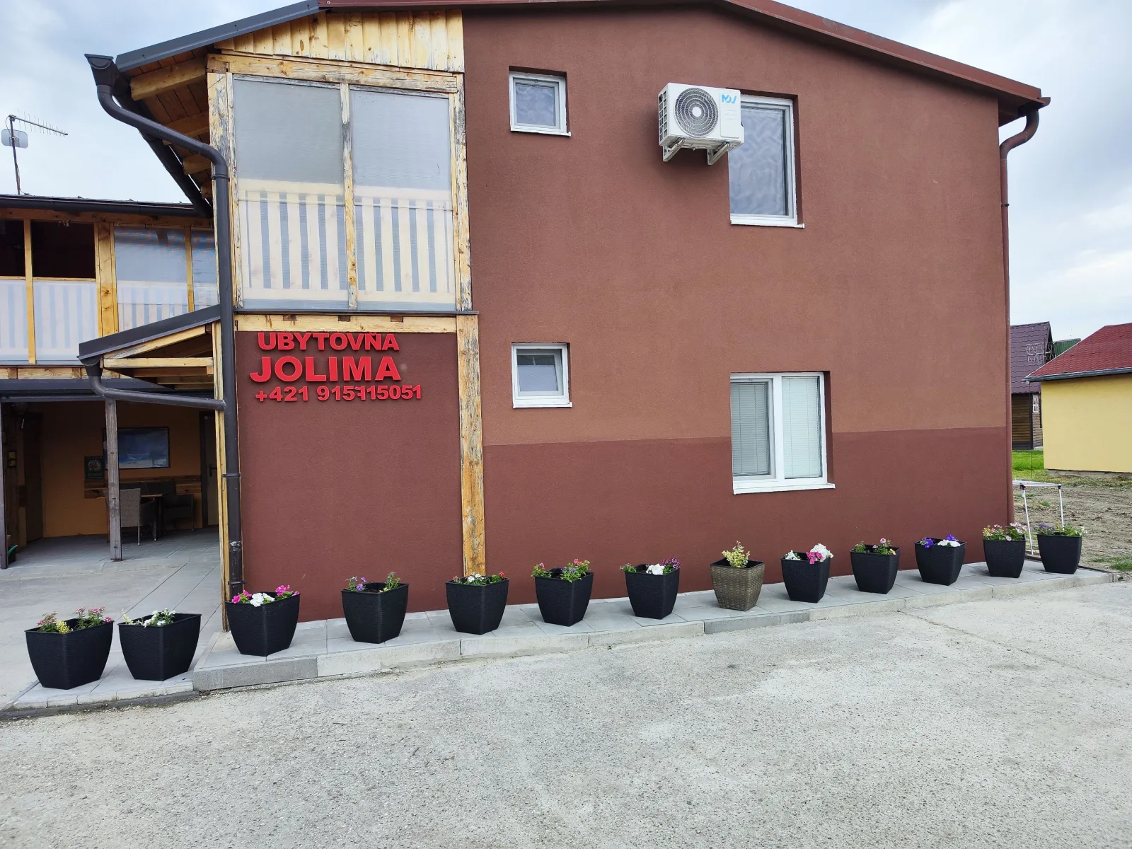 Ubytovňa Jolima — DOMEK w Štúrovo