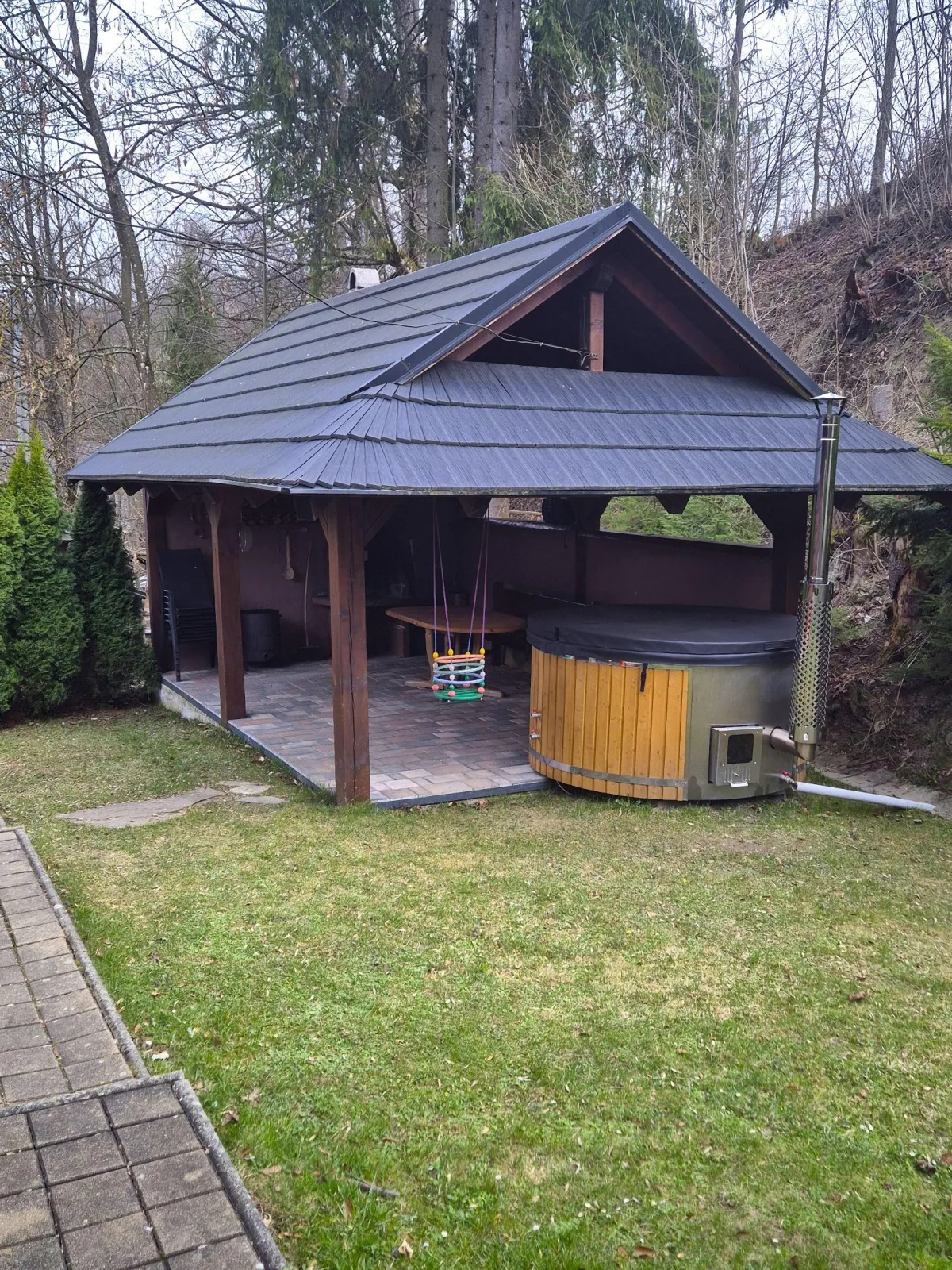 Drevenička Ostredok — Foto 2