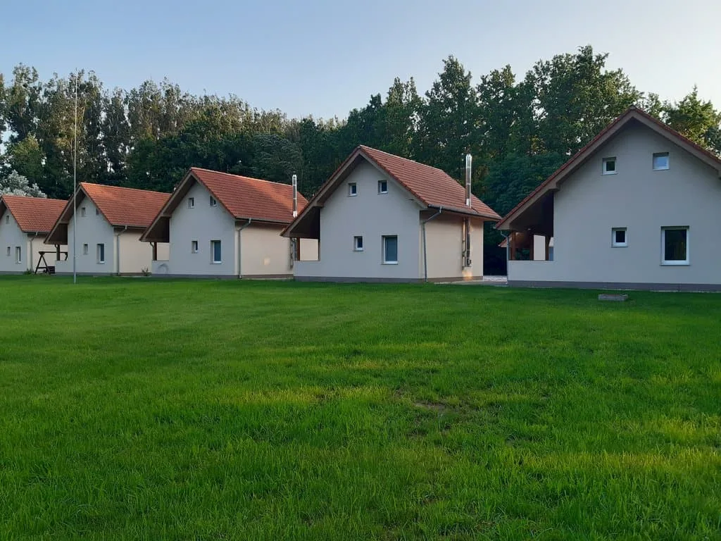 Chaty pri Tomášikovskom jazere — photo 2