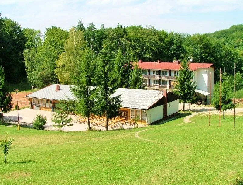 Rekreačné zariadenie a chaty Kubrica — HÜTTE in Trenčín