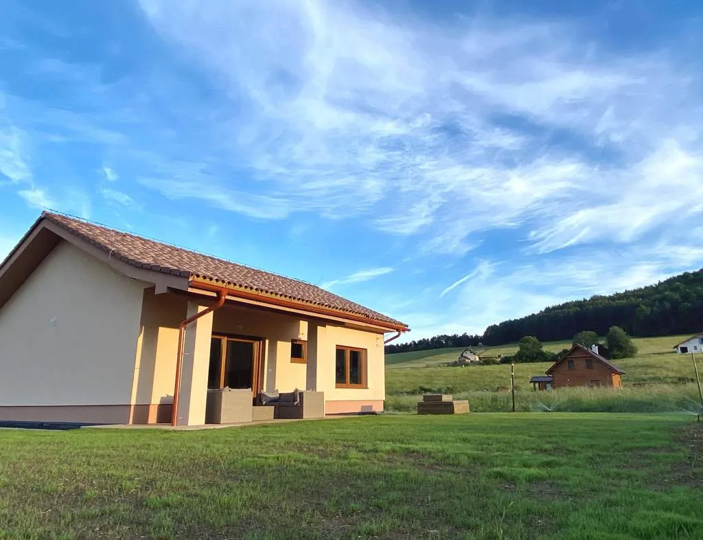 Panorama Home Valča — CHATA v obci Valča
