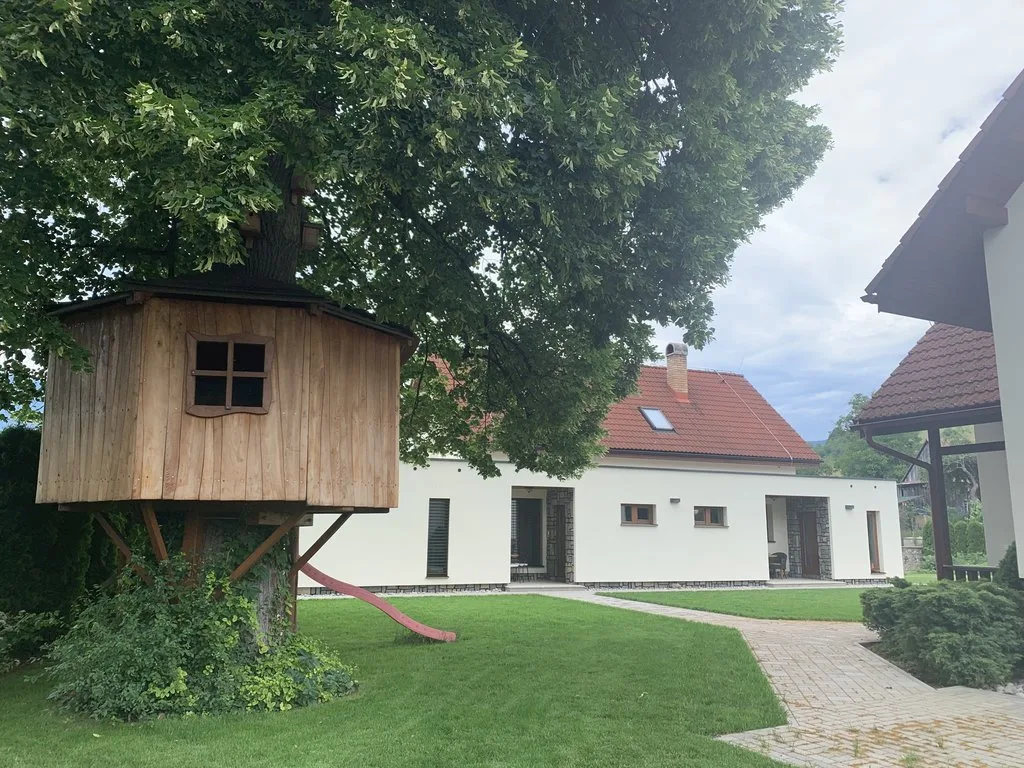 Rekreačný domček pri potoku — NYARALÓ itt: Veličná