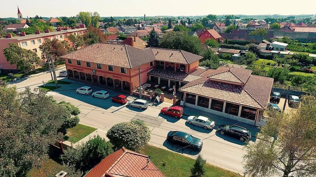 CORVIN Pension & Restaurant — PENSJONAT w Veľký Meder