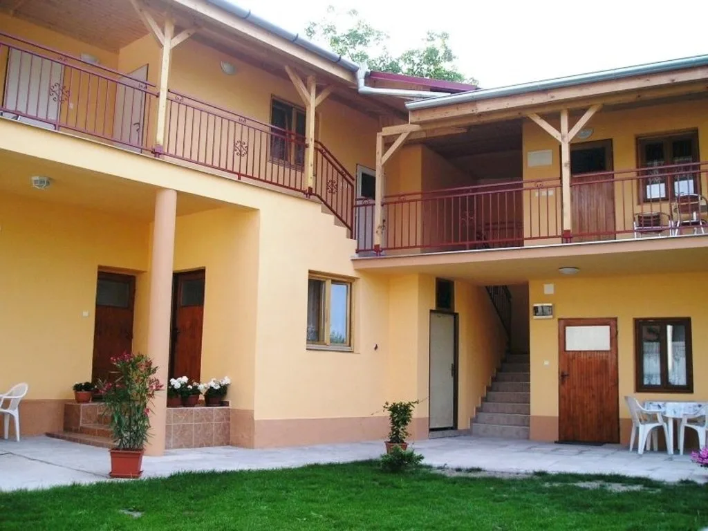 Apartmány Szombathy — APARTMENT in Veľký Meder