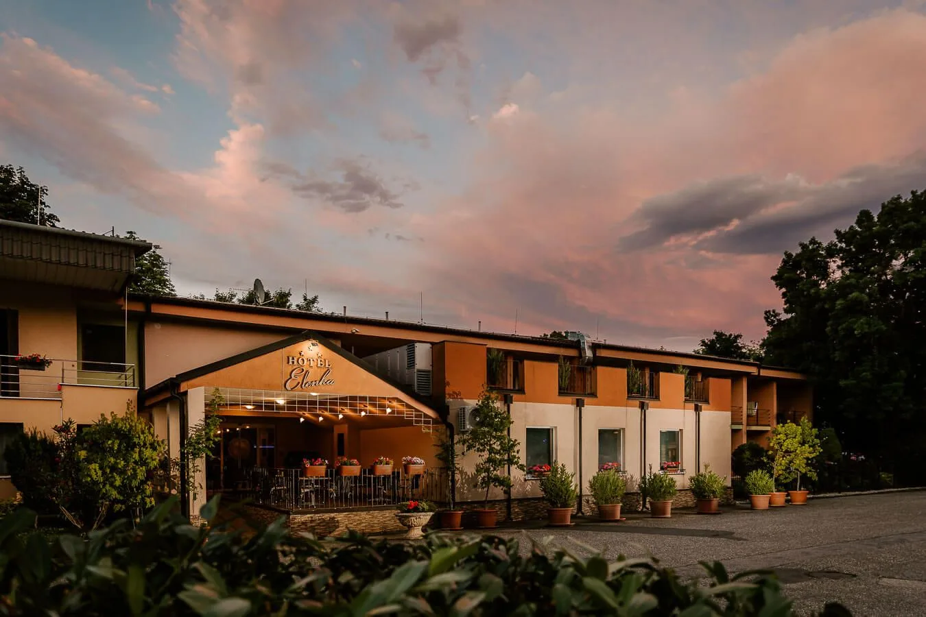 Hotel Elenka — HOTEL in Veľký Meder