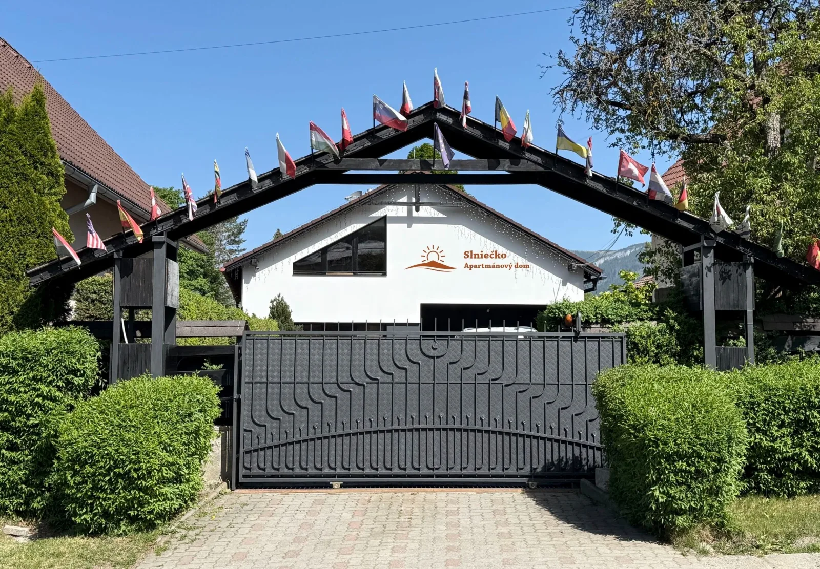 Apartmánový dom Slniečko — APARTMÁN v obci Žiar