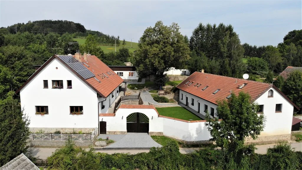 Statek Český Dvůr — GUESTHOUSE in Postupice